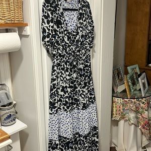 LOVE WHIT by Whitney Port Black Floral Puff Sleeve Vneck Dress Size XL